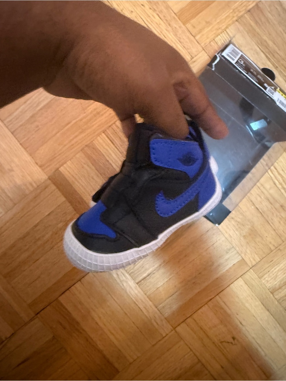 Nike Jordan Kids High-Top Sneakers in Black and Royal Blue size 3C